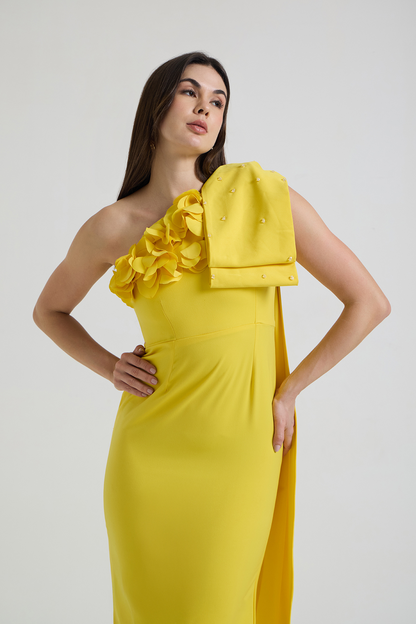 Yellow One-shoulder Petal Bow Falling Dress
