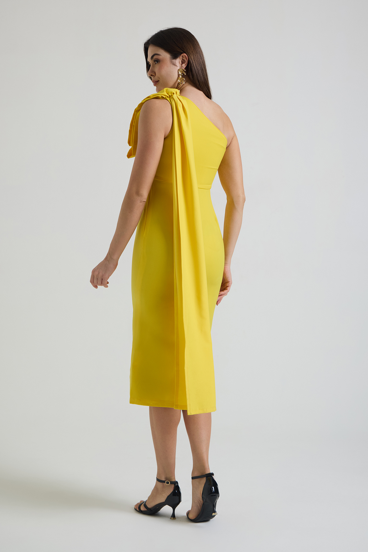 Yellow One-shoulder Petal Bow Falling Dress